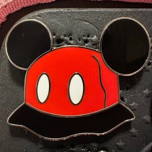 ✨3 for $32✨ Mickey Bucket Hat Pin